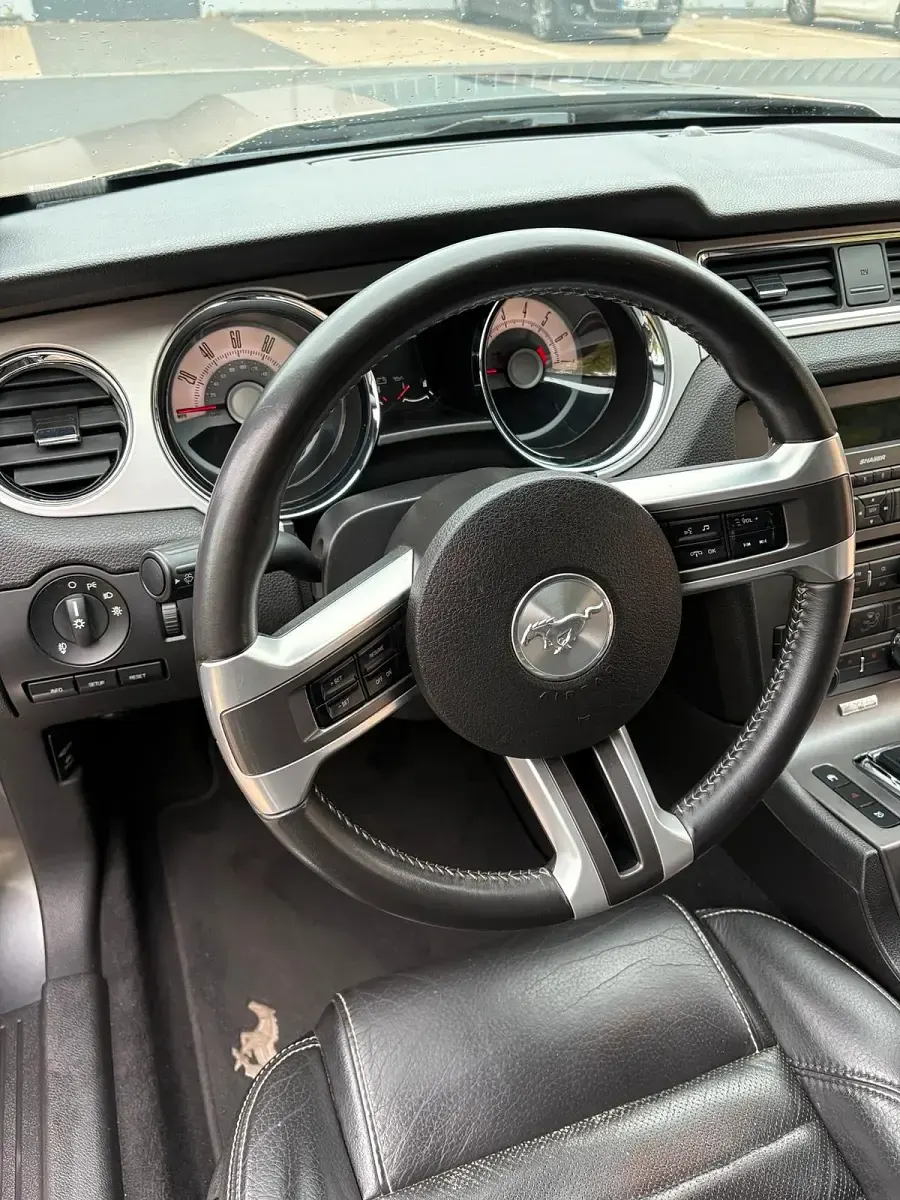 Gebraucht Ford Mustang 309 PS (227 kW) 2010 Silber Coupé