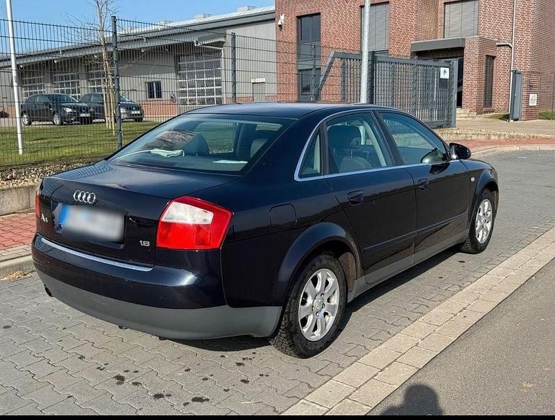 Second-hand Audi A4 102 CP (75 kW) 2003 Albastru Berlinǎ