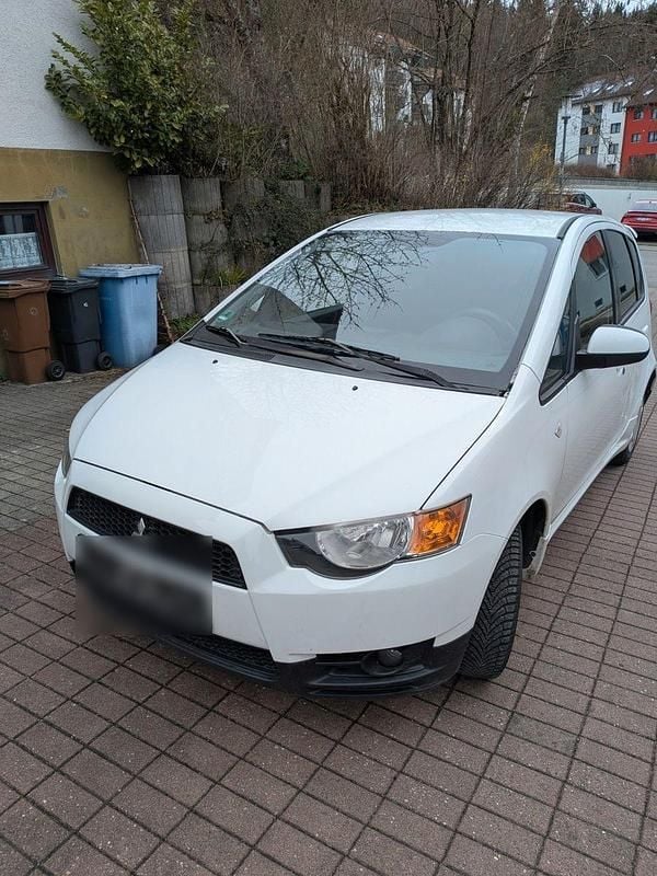 Gebraucht Mitsubishi Colt 95 PS (69 kW) 2012 Weiß Kleinwagen