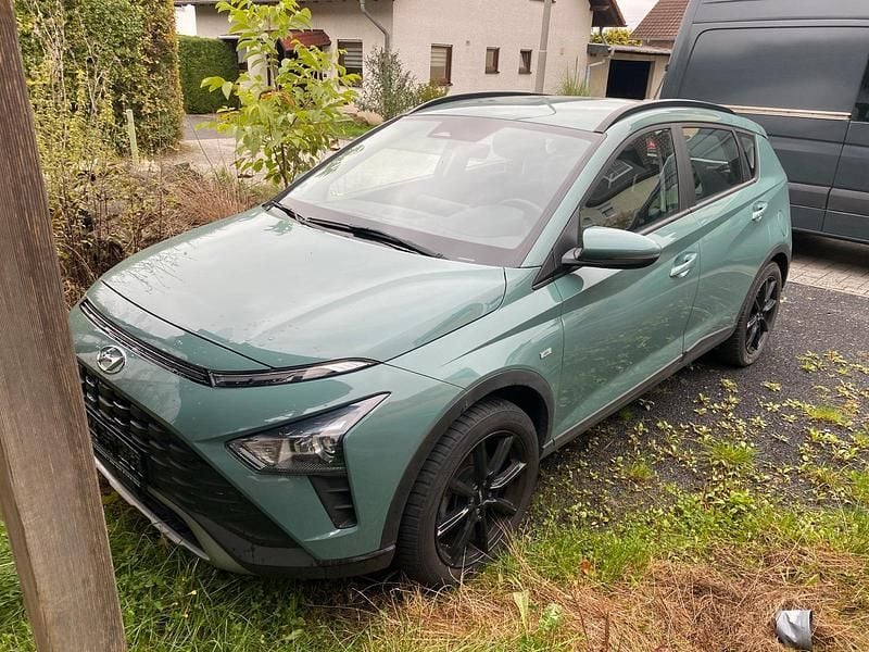 Grün Gebraucht 2023 Hyundai Bayon SUV | 14.250 € - Bild 1/4