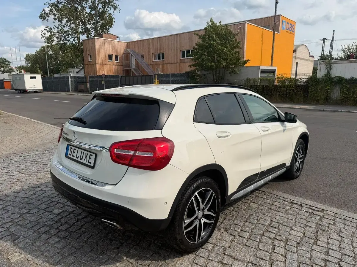 Gebraucht Mercedes GLA200 136 PS (100 kW) 2016 Weiß SUV