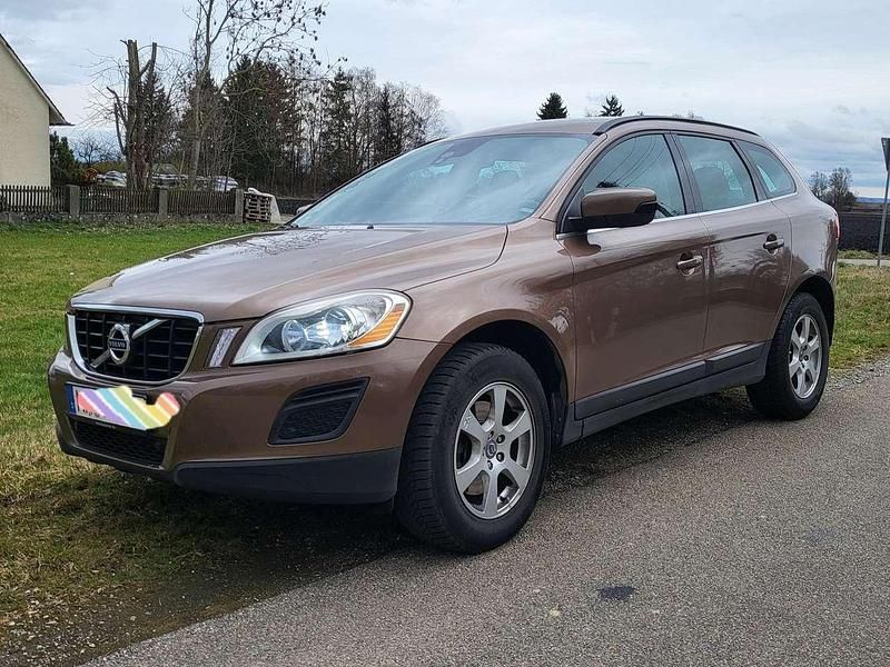 Gebraucht Volvo XC60 Momentum 163 PS (119 kW) 2010 Gold SUV