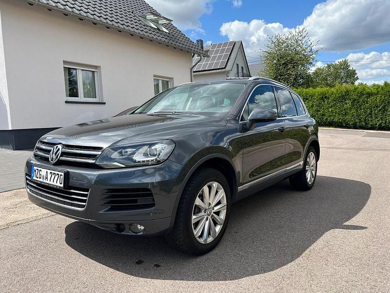Grau Gebraucht 2011 VW Touareg Exclusive SUV | 10.999 € (Fairer Preis) - Bild 1/4