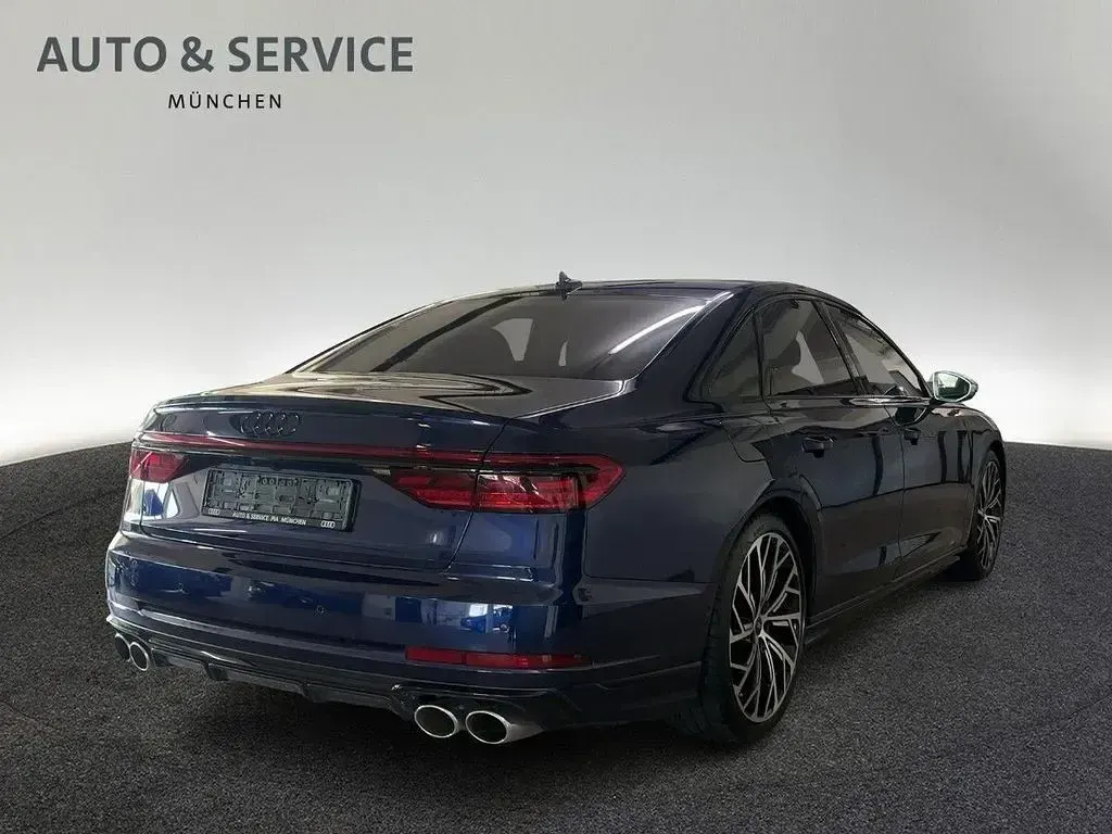 Gebraucht Audi S8 571 PS (419 kW) 2023 Blau Limousine