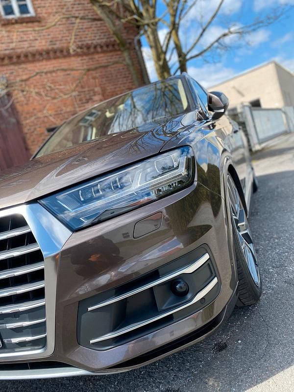 Gebraucht Audi Q7 Ambiente 330 PS (242 kW) 2016 Braun SUV