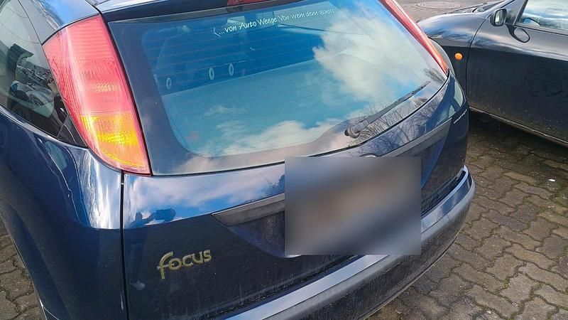 Usata Ford Focus 100 CV (73 kW) 2004 Blu Berlina