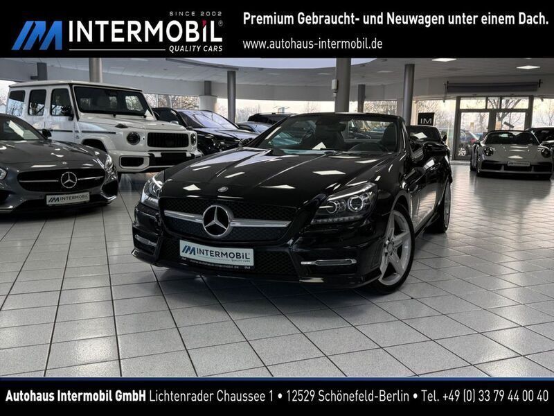 Obsidianschwarz metalliclack Gebraucht 2014 Mercedes SLK350 AMG Cabrio | 26.990 € (Fairer Preis) - Bild 1/4