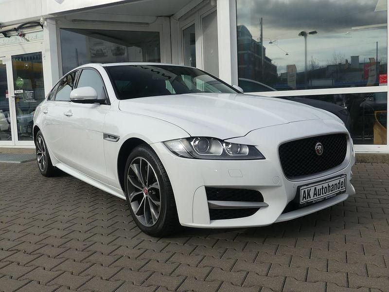 Gebraucht Jaguar XF Ingenium 179 PS (131 kW) 2018 Weiß Limousine
