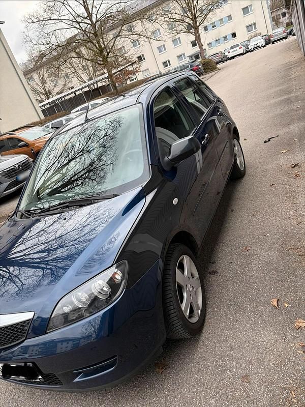 Gebraucht Mazda 2 80 PS (58 kW) 2006 Blau Kleinwagen