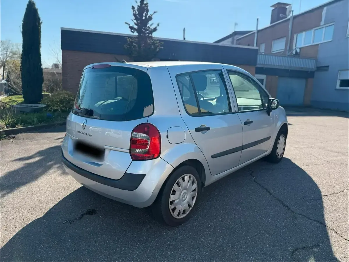 Usata Renault Modus 75 CV (55 kW) 2009 Argento Monovolume