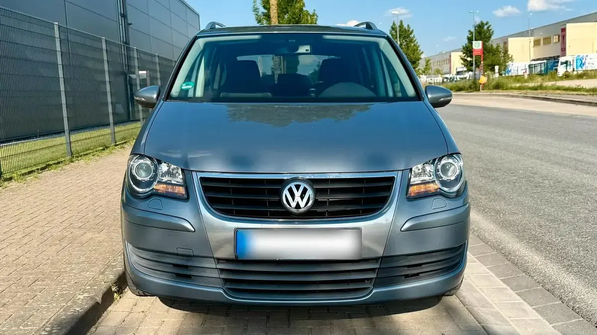 Gebraucht VW Touran 140 PS (102 kW) 2010 Grau Van / Kleinbus