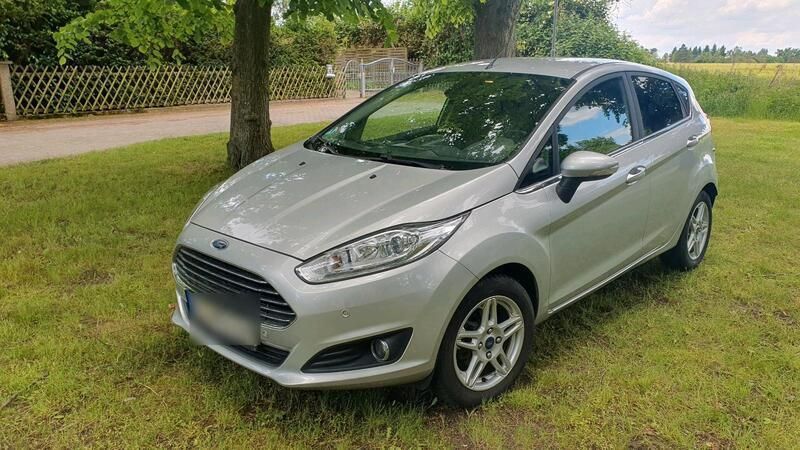 Silber Gebraucht 2017 Ford Fiesta SYNC Edition Kleinwagen | 6.550 € (Guter Preis) - Bild 1/4