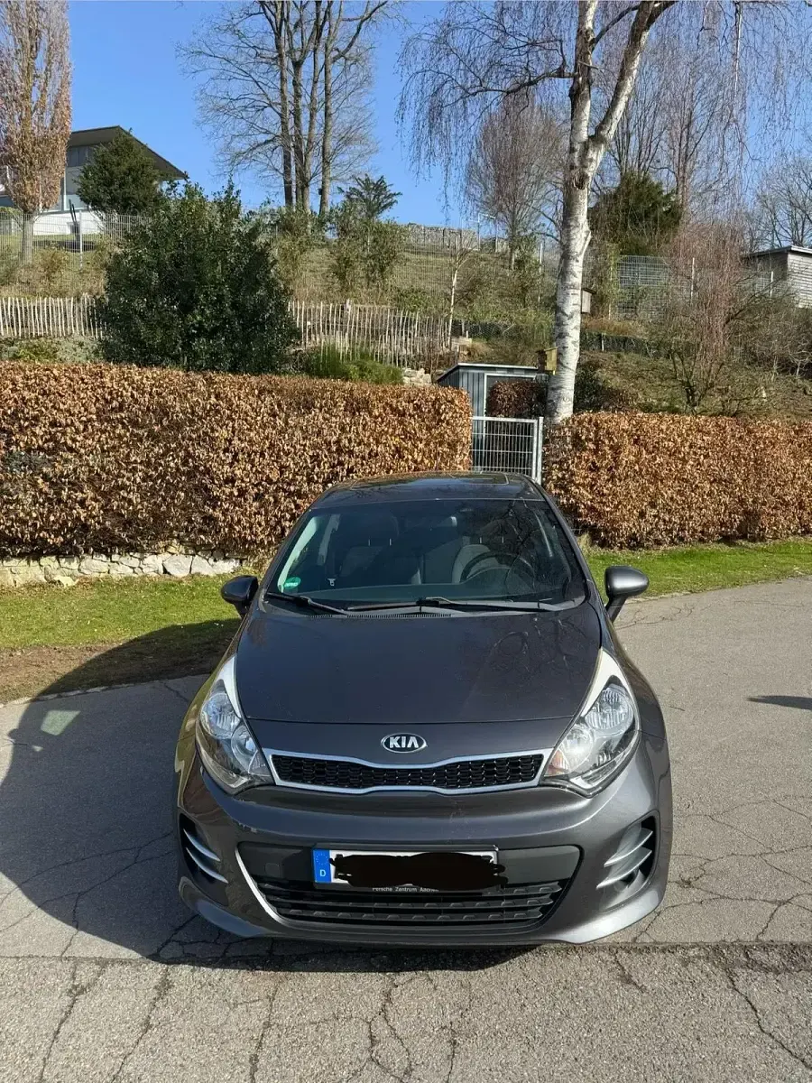 Gebraucht Kia Rio 84 PS (61 kW) 2016 Grau Kleinwagen