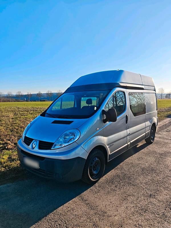 Gebraucht Renault Trafic 115 PS (84 kW) 2012 Silber Van / Kleinbus
