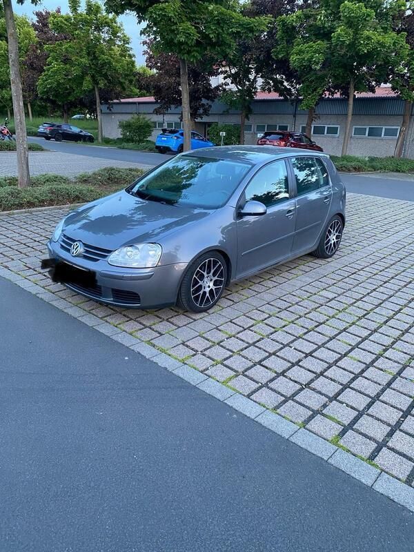 Grau Gebraucht 2006 VW Golf V Kleinwagen | 7.000 € (Teuer) - Bild 1/4