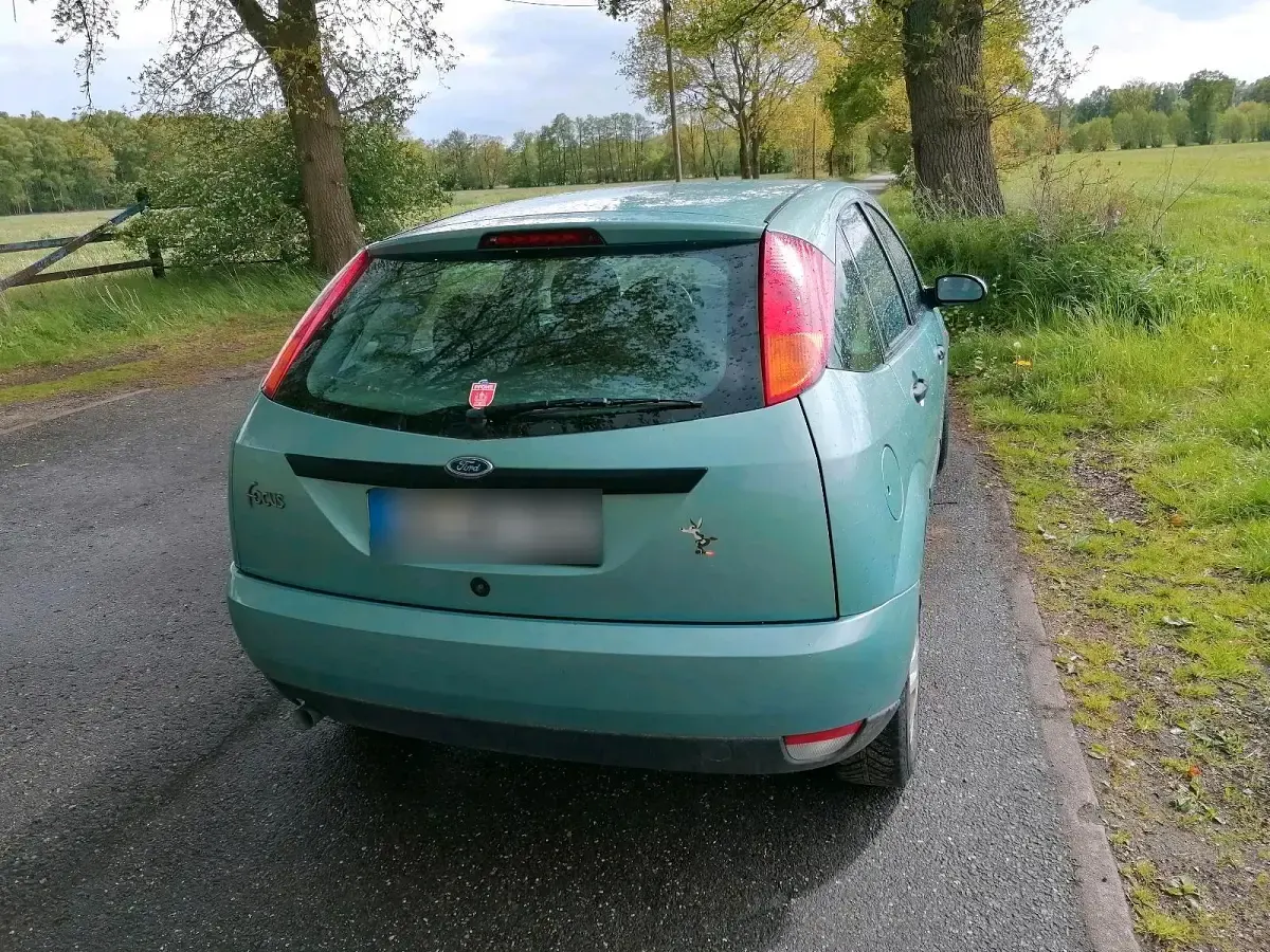 Gebraucht Ford Focus 131 PS (96 kW) 1999 Blau Limousine