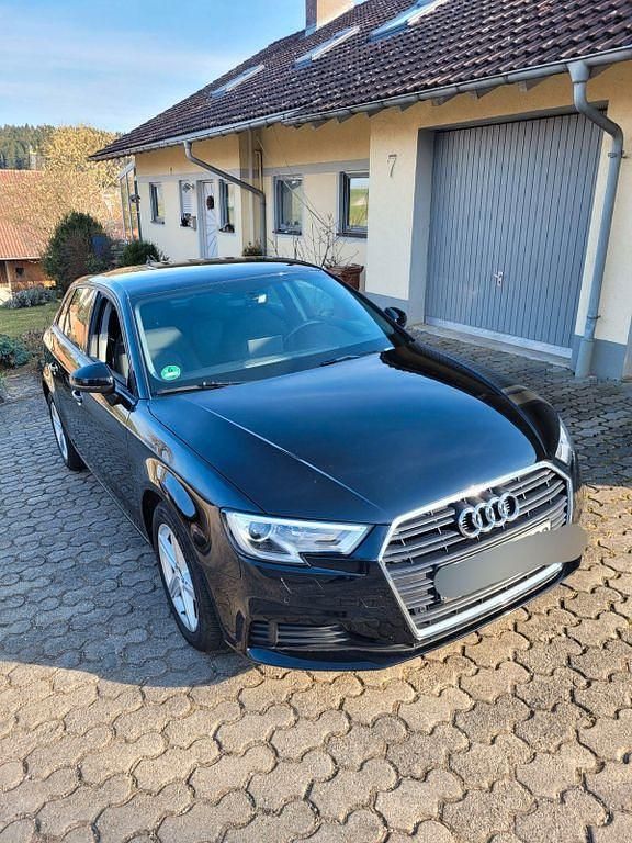 Second-hand Audi A3 Design 116 CP (85 kW) 2019 Negru Berlinǎ