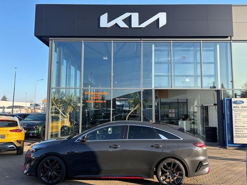 Grau Gebraucht 2022 Kia ProCeed GT Kleinwagen | 27.980 € (Fairer Preis) - Bild 1/4