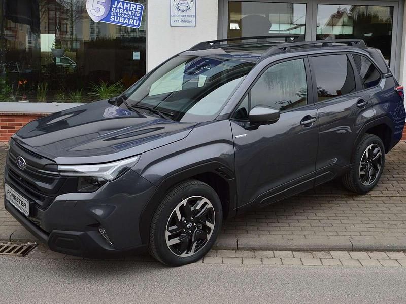 Neu Subaru Forester Exclusive+ 136 PS (100 kW) 2025 Magnetite grey metallic SUV
