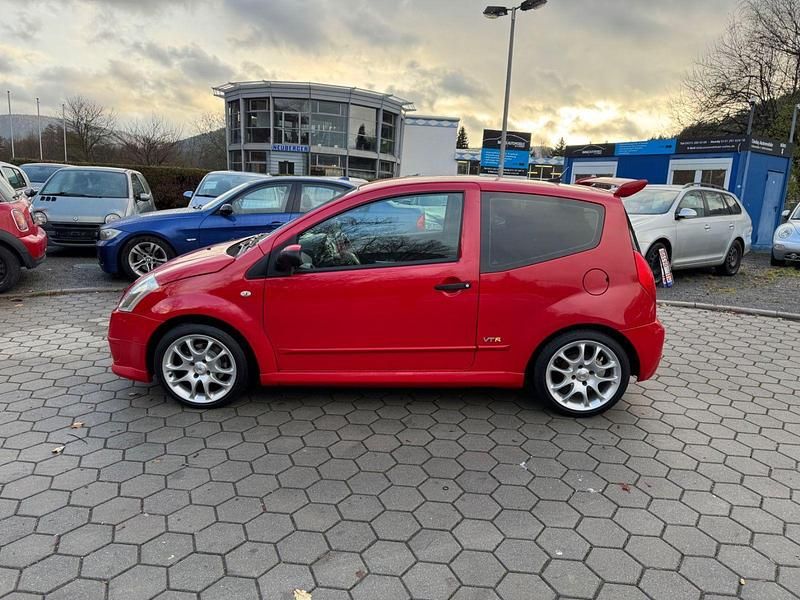 Rot Gebraucht 2007 Citroën C2 VTR Sport Kleinwagen | 4.490 € (Teuer) - Bild 1/4