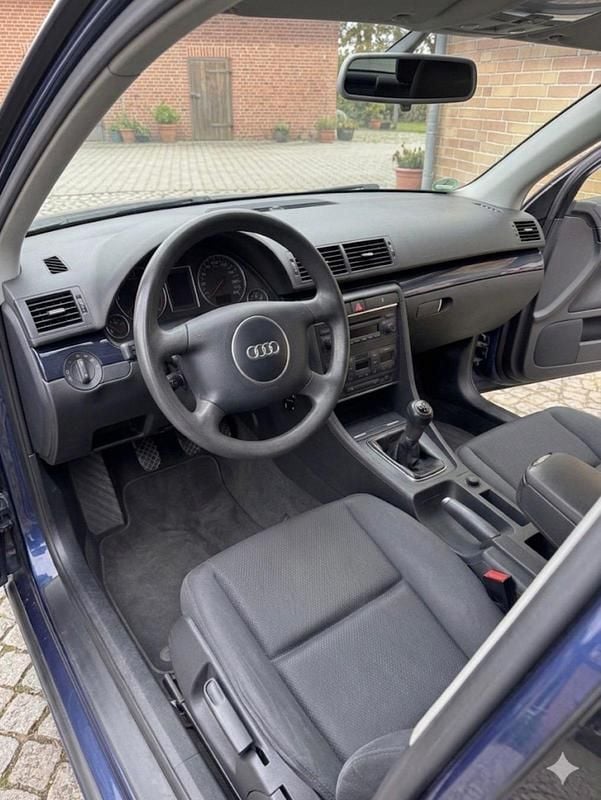 Second-hand Audi A4 131 CP (96 kW) 2004 Albastru Break