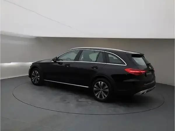Gebraucht Mercedes C220 197 PS (144 kW) 2024 Unilack schwarz Limousine