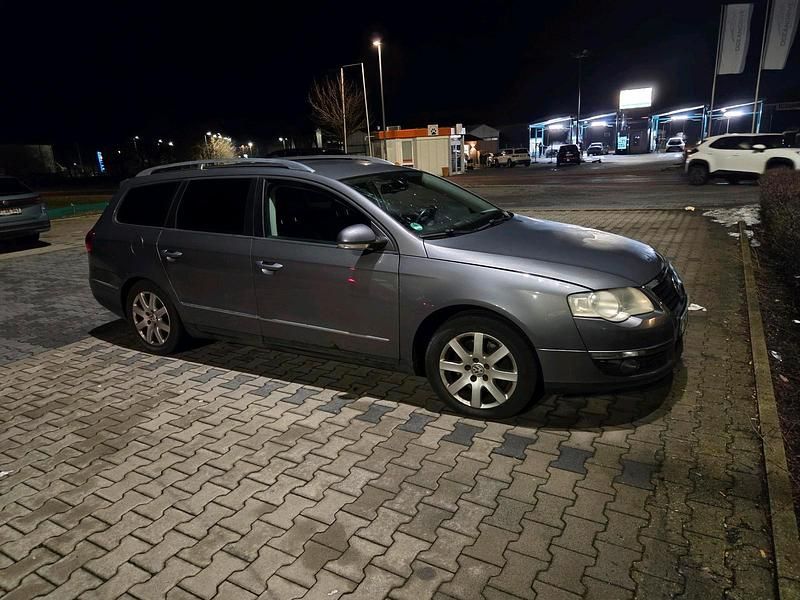 Grau Gebraucht 2006 VW Passat Kombi | 4.500 € (Teuer) - Bild 1/4