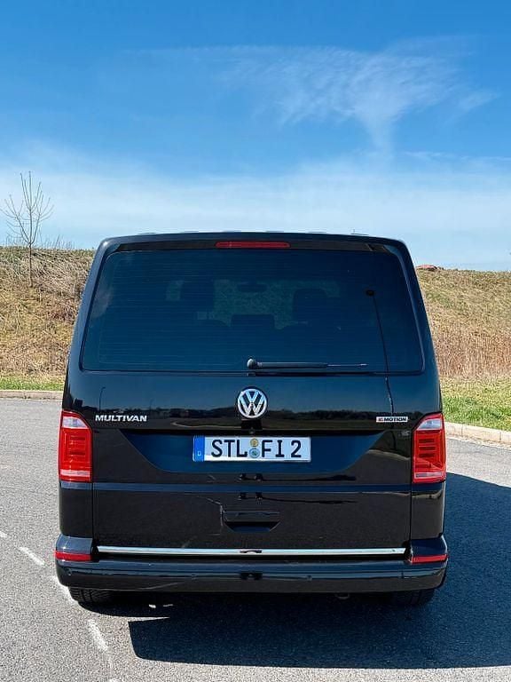 Second-hand VW T6 Highline 204 CP (150 kW) 2018 Negru Van