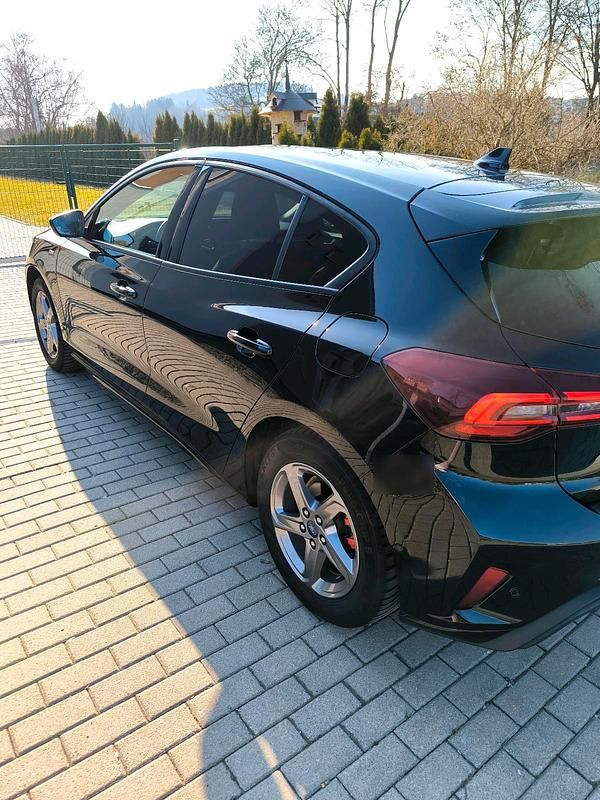 Gebraucht Ford Focus ST-Line 125 PS (91 kW) 2022 Schwarz Limousine