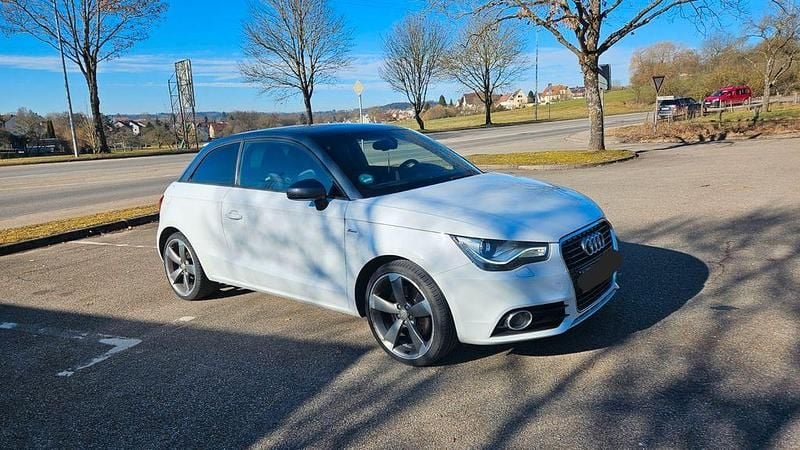 Weiß Gebraucht 2013 Audi A1 S-Line Kleinwagen | 5.990 € (Superpreis) - Bild 1/4