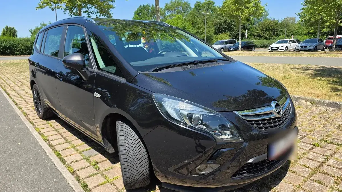 Gebraucht Opel Zafira Tourer Edition 136 PS (100 kW) 2012 Schwarz Van / Kleinbus