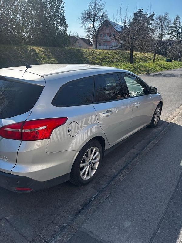 Gebraucht Ford Focus Business Edition 125 PS (91 kW) 2016 Silber Kombi