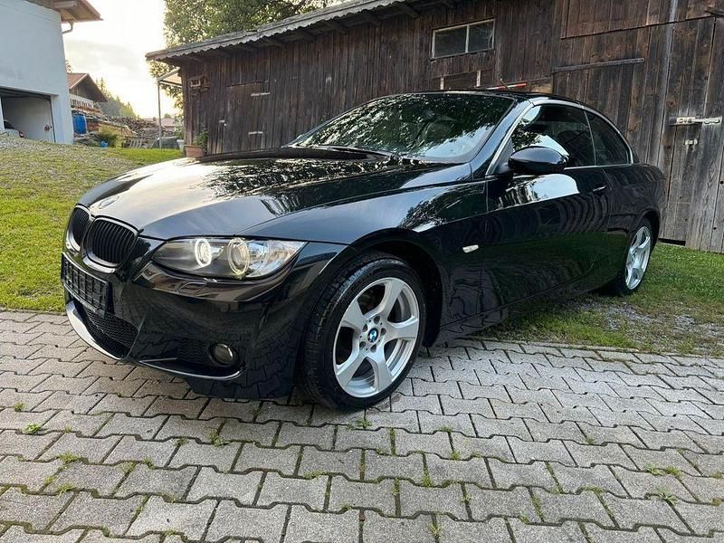 Schwarz Gebraucht 2008 BMW 320 Cabriolet Sport Line Cabrio | 12.100 € (Etwas zu teuer) - Bild 1/4