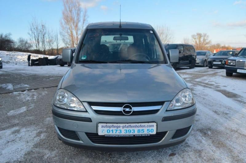 Gebraucht Opel Combo 90 PS (66 kW) 2010 Grau Limousine