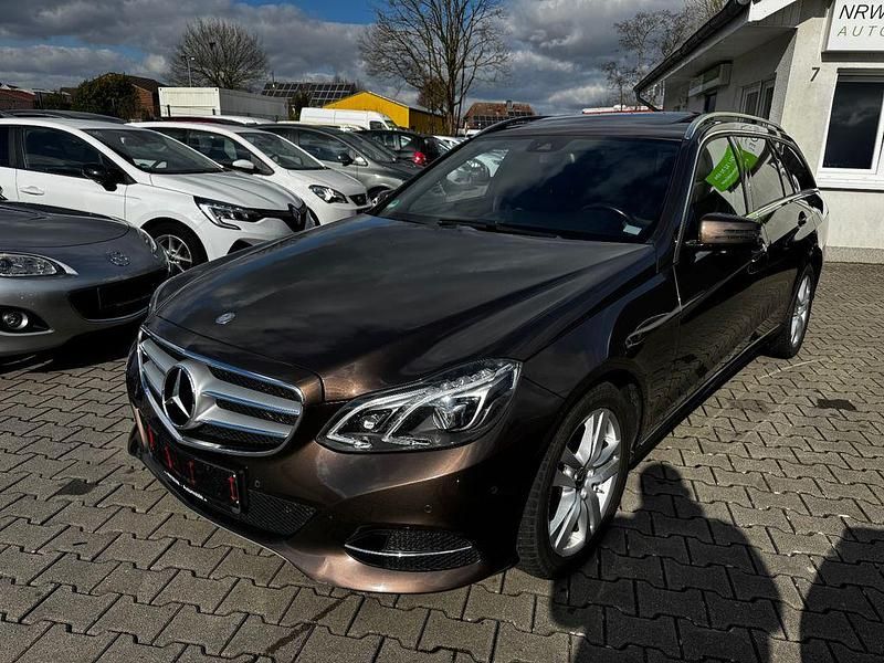 Gebraucht Mercedes E220 Edition 170 PS (125 kW) 2015 Braun Kombi