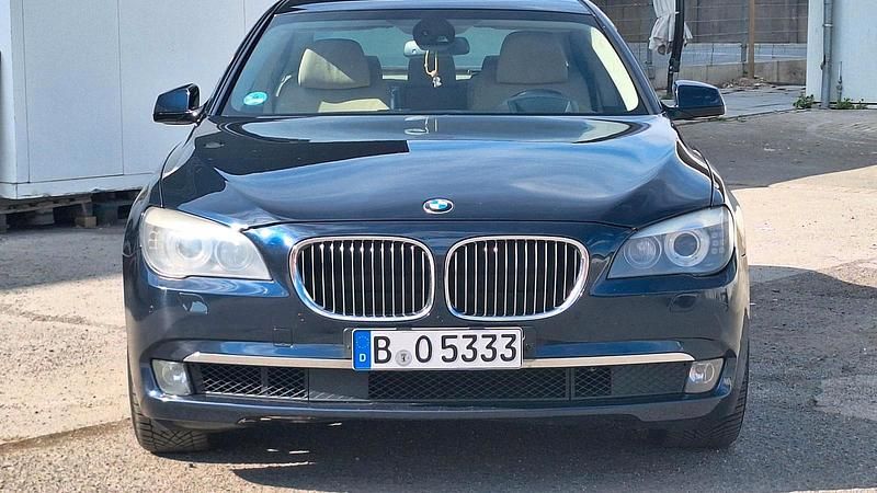 Gebraucht BMW 740 306 PS (225 kW) 2010 Blau Limousine
