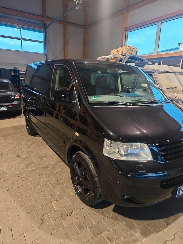 Schwarz Gebraucht 2007 VW Multivan Van | 10.500 € (Etwas zu teuer) - Bild 1/4