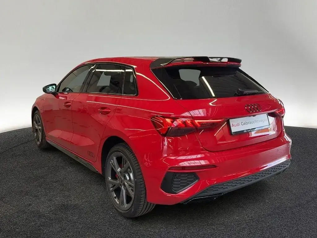 Gebraucht Audi A3 S-Line 245 PS (180 kW) 2023 Y1 tangorot metallic Limousine