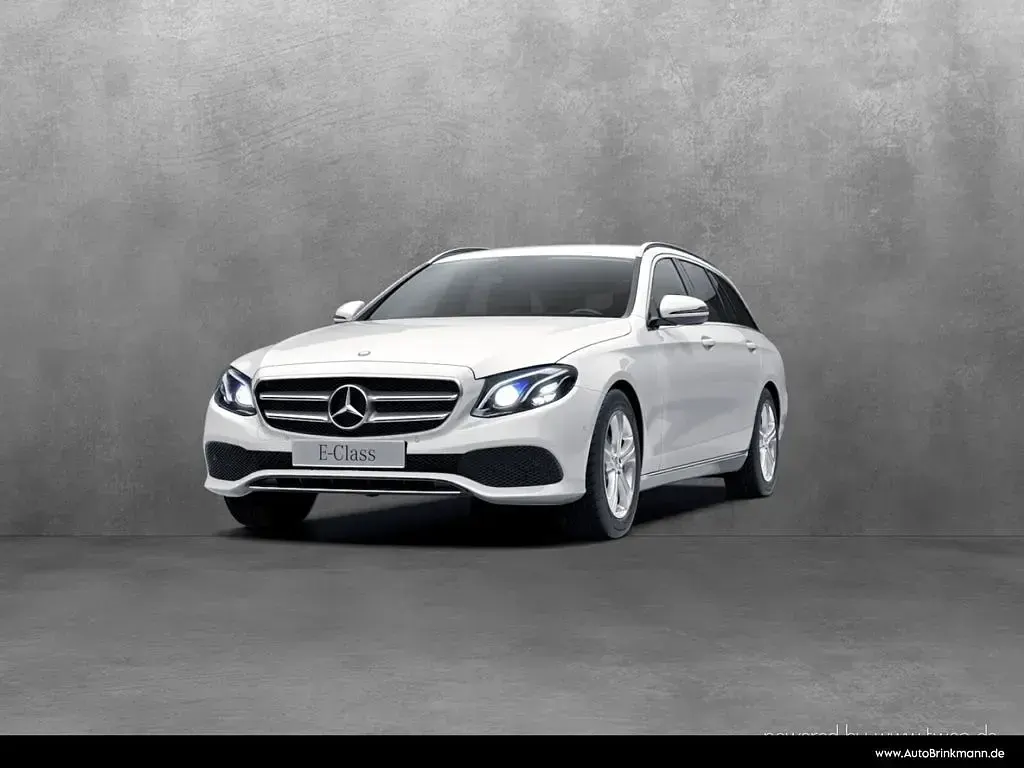 Gebraucht Mercedes E200 Avantgarde 184 PS (135 kW) 2017 Polarweiß uni Kombi
