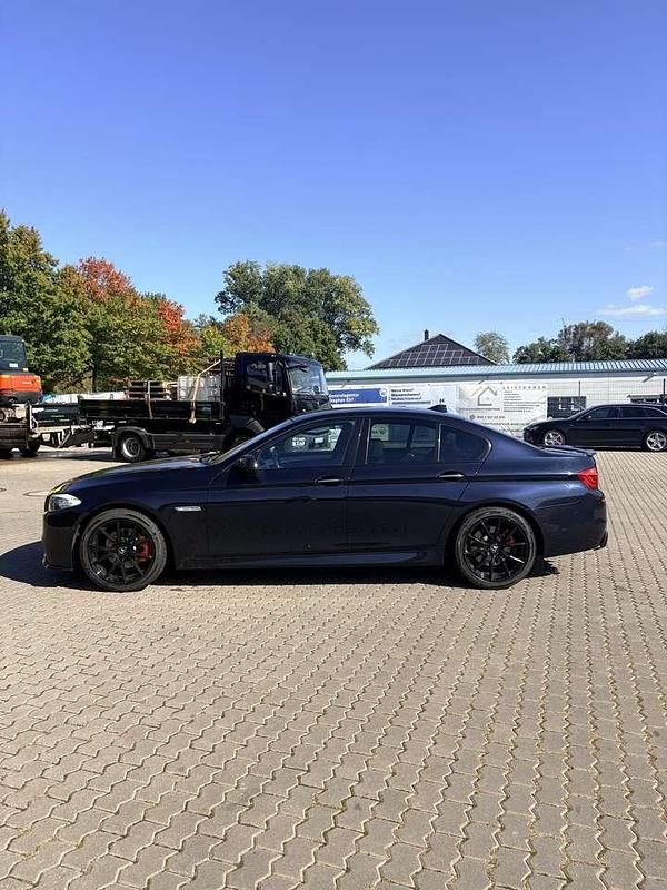 Gebraucht BMW 520 184 PS (135 kW) 2012 Schwarz Limousine