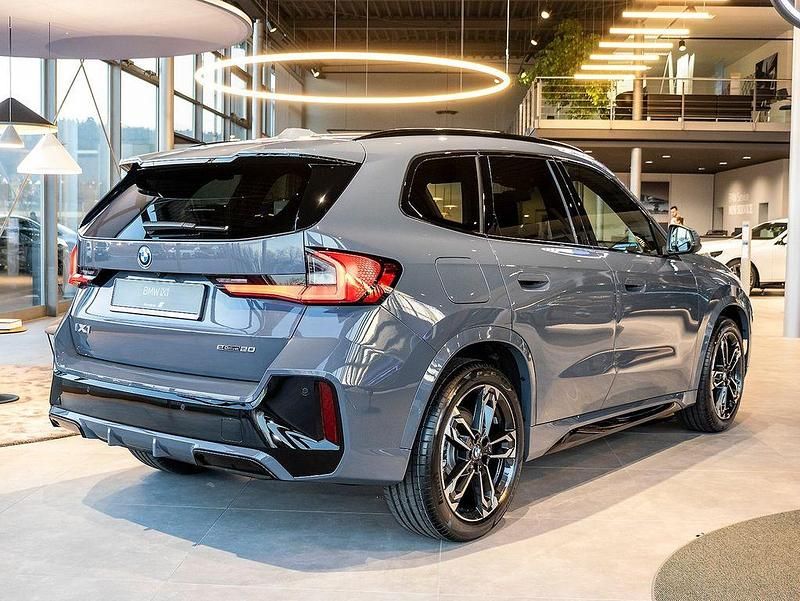 Neu BMW iX1 Performance 150 kW (204 PS) 2026 Individual storm bay SUV