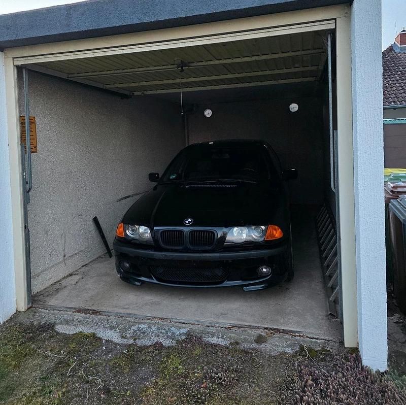 Gebraucht BMW 323 170 PS (125 kW) 1998 Schwarz Limousine