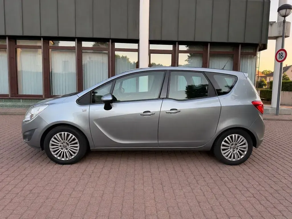 Gebraucht Opel Meriva Active 120 PS (88 kW) 2013 Grau Van / Kleinbus