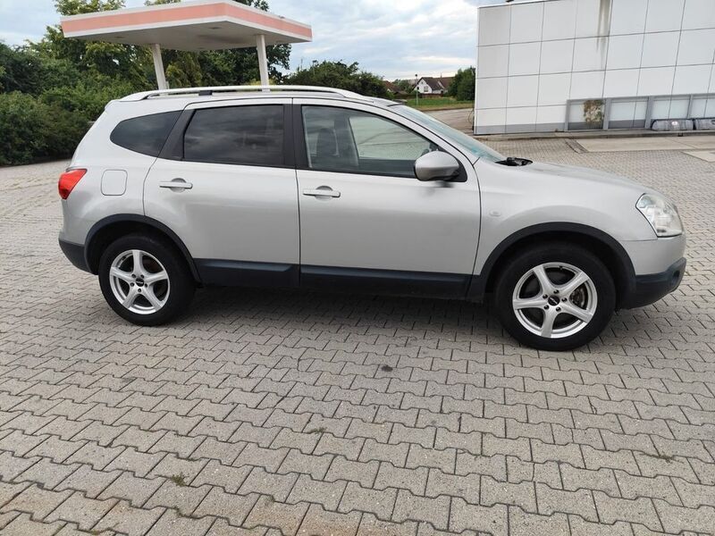 Gebraucht Nissan Qashqai +2 Acenta 150 PS (110 kW) 2008 Silber SUV