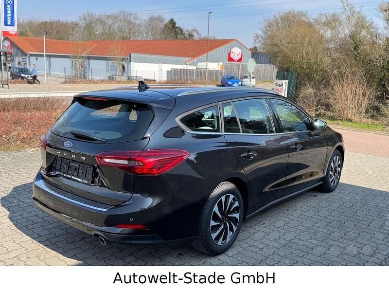 Gebraucht Ford Focus Titanium 155 PS (114 kW) 2024 Schwarz Limousine