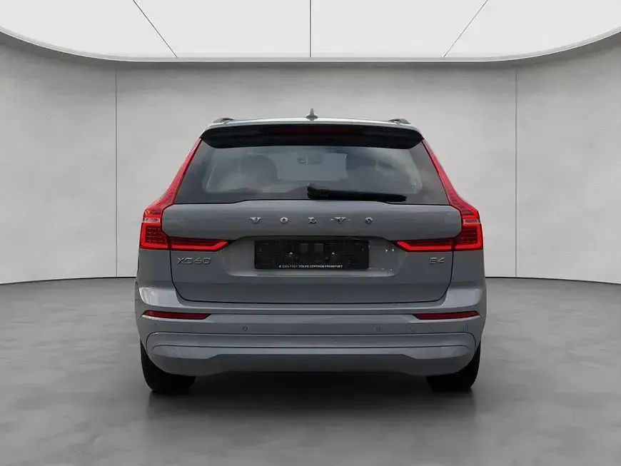 Gebraucht Volvo XC60 Core 197 PS (144 kW) 2023 Grau SUV