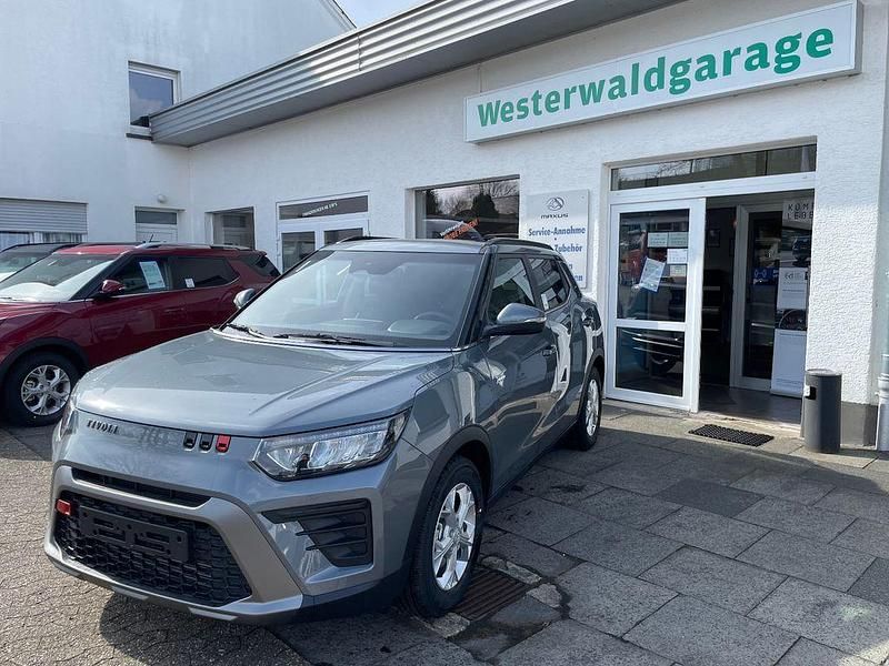 Gebraucht SsangYong Tivoli Quartz 163 PS (119 kW) 2024 Platinum gray metallic SUV