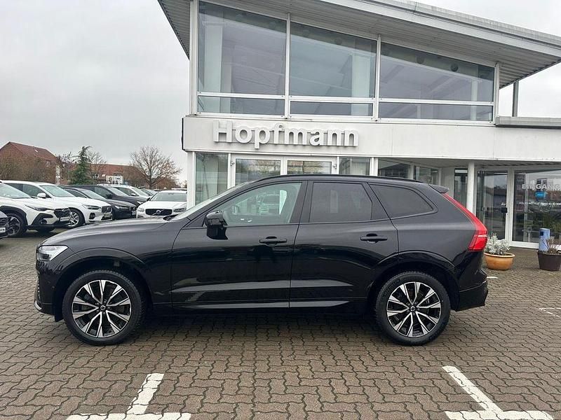 Gebraucht Volvo XC60 Plus 197 PS (144 kW) 2022 Onyx black / metallic SUV