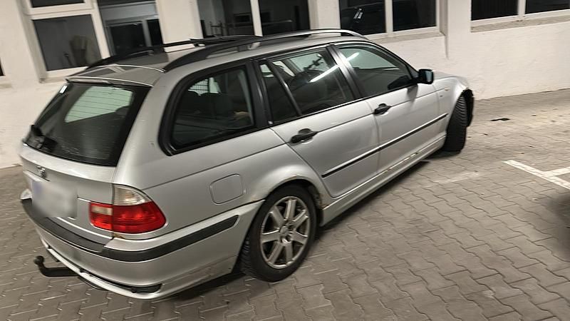 Silber Gebraucht 2004 BMW 320 M Sport Kombi | 675 € (Superpreis) - Bild 1/4