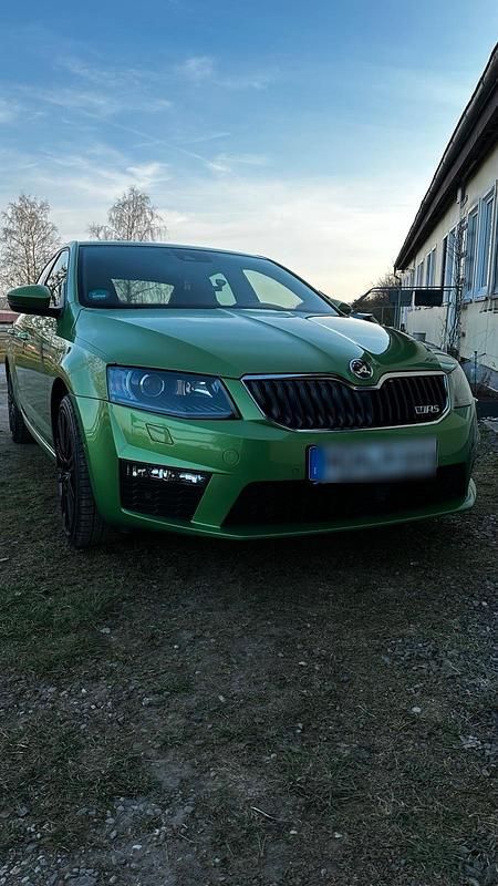 Grün Gebraucht 2013 Skoda Octavia RS Limousine | 11.000 € (Fairer Preis) - Bild 1/4